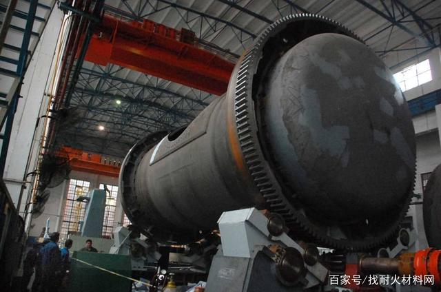 為什么煉銅反射爐需要用堿性耐火材料砌筑